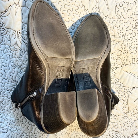 FRYE JUDITH Leather Double Zip
Ankle Boots in Black Sz 9 - Picture 10 of 12
